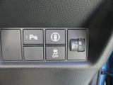 『VSA』(ABS+TCS+横滑り防止抑制)標準装備です。パーキングセンサ―、安全運転支援のスイッチです。