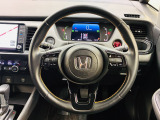 握りやすく、回しやすいステアリングは長時間の運転でも疲れを感じさせません!