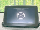 【マツダコネクトナビ】車内の雰囲気にマッチした一体型タイプのナビ。各種車輌設定やBluetooth再生等、様々な機能が楽しめます。直感的なダイヤル操作が可能で、使い勝手も良好です。