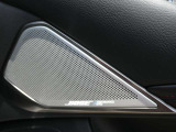 オプションのパフォーマンスBOSEサウンドシステム付き。ダイナミックで臨場感あふれる音響空間です。