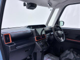 ダイハツのお店では、ダイハツ車を知り尽くしたプロフェッショナルが、専用の診断機器を使って各システムを点検しております。