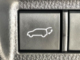 【パワーバックドア】スマートキーや運転席のボタンを押すだけでリアゲートが自動で開閉します!荷物を持っている時や、高い位置にあるバックドアを閉める際に便利な機能です♪