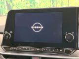 【純正ナビ】人気の純正ナビを装備しております。ナビの使いやすさはもちろん、オーディオ機能も充実!キャンプや旅行はもちろん、通勤や買い物など普段のドライブも楽しくなるはず♪