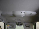 天井にはスリムサーキュレーター装備☆空気を循環してくれるので後席も快適に過ごして頂けます。