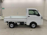 軽自動車、小型車を中心に常時300台展示車を御用意させて頂いております
