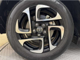「トヨタ純正アルミホイール」を装着!純正なので車のデザインともマッチしています。高級感やスポーティーさを際立たせてくれます。