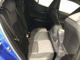 【後部座席】も当然、綺麗・清潔に仕上げております。内装の綺麗なお車は気持ちが良いですし、コンディションのいい車が多いです。これもオススメの1台です。