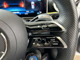 メルセデスのシートは少し硬めになっております。長時間の運転の際、適度な反発があることでお尻や腰の負担を減らす効果が御座います。