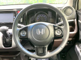 【純正革巻きステアリング】上質な革を使用することで、手にしっかり馴染みとても運転しやすいハンドルです♪