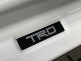 【TRDエアロ】人気のTRDエアロを装備!クルマの外観がよりスタイリッシュになり、街中で存在感あふれる1台に♪将来買い替える時にもリセールに影響しやすく、価値ある人気の装備です!