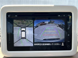 【全方位モニター】上から見下ろしたように駐車が可能です。安心して縦列駐車も可能です。