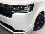 【LEDヘッドライト】悪天候や夜間走行時も良好な視界を確保し安心して運転できる高輝度LEDヘッドライトを装備!点灯速度が早く、消費電力も抑えられています。