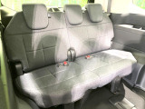 床下収納式のサードシートです。座席部分をコンパクトに収納でき、広大な荷室スペースとしてお使いいただけます!乗車人数や荷物の量など利用シーンに合わせて3列目を有効活用でき、とっても便利♪