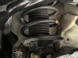 お車を安心してお乗りいただく為には、足回りの定期点検が欠かせません。サービスサポート(有償保証)では無料点検もご提供しており、安心のカーライフをお過ごしいただけるサポート体制が整っています。
