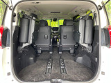 【パワーバックドア】スマートキーや運転席のボタンを押すだけでリアゲートが自動で開閉します!荷物を持っている時や、高い位置にあるバックドアを閉める際に便利な機能です♪