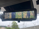 【デジタルインナーミラー】後席の大きな荷物や同乗者で後方が確認しづらい時でも安心!カメラが撮影した車両後方の映像をルームミラー内に表示。クリアな視界で状況の確認が可能です!