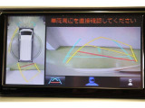 ハンドル操作連動のガイドライン付バックカメラ搭載。車は構造上たくさんの死角があるので、ハイエースのように大きな車にはマストアイテムですね。あくまで補助の為の装備ですのでバックは目視確認が大事ですよ!