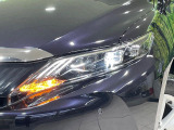 【LEDヘッドライト】悪天候や夜間走行時も良好な視界を確保し安心して運転できる高輝度LEDヘッドライトを装備!点灯速度が早く、消費電力も抑えられています。