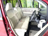 運転席シート廻りは使用感も少なく、良好な状態となっています。丁寧に使われていたことがよくわかりますね。