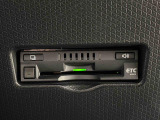 ETCカードを挿入することで高速道路を利用する際の支払いがキャッシュレスになったり、ETCスマートインターチェンジが利用できたり、とても便利なアイテムです!保証は修理保証のみとなります。