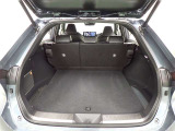 セカンドシートを格納すればさらに広々、大き目な荷物も積めます。