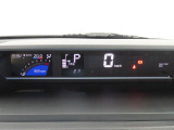 デジタルメーターのレイアウトを最適化しました。運転時のストレスを軽減し安全・安心な運転へ貢献します。