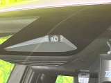 【トヨタセーフティセンス】走行中に前方の車両等を認識し、衝突しそうな時は警報とブレーキで衝突回避と被害軽減をアシスト。より安全にドライブをお楽しみいただけます。