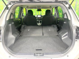 普段のお買い物や通勤、送迎等に十分な荷室スペースを確保しております。セカンドシートを倒すと、大きな荷物の積載も可能です♪