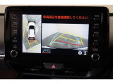 パノラミックビューモニター付きです。車両を上から見たような映像をディスプレイオーディオ画面に表示。運転席からの目視だけでは見にくい、車両周辺の状況をリアルタイムでしっかり確認できます。