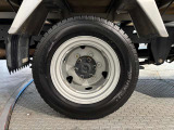 タイヤサイズは前175/80R15 101/99L LT 後155R13 8PR LT です☆