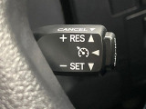 【クルーズコントロール】高速道路もラクラク走行。アクセルを離しても一定速度で走行ができ、長距離運転時の負担を軽減!加速・減速も簡単なスイッチ操作で調整できます。