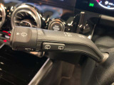 メモリー付きパワーシートが装備されている車両はシートの位置・ドアミラーの角度・ハンドルの位置を3名まで記憶出来ます。