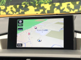 【メーカー純正ナビ】インテリアに溶け込むスタイリッシュな「専用設計」メーカーナビを装備♪視認性や操作性など基本性能にも優れ、より上質なカーライフをお楽しみいただけます。