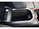 センターコンソールボックス内に給電用USB(Type-C)も装備しています。