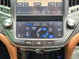 【シートベンチレーション】夏場の暑い日でも、シートの座面や背もたれの部分から風が送られてくるので、蒸れを防ぎます!また換気などの効果もあり、室内環境を整えてくれます。