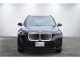 BMWのまさに「顔」ともいえる「キドニー・グリル」は、他の追随を許さない存在感を誇り、「キドニー・グリル」を見かけただけでBMWの風格を感じさせます!!