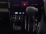 電動パーキングブレーキ・ブレーキホールドを装備してます。ホールド機能は信号待ちが多い一般道で疲労軽減になり、大好評です!