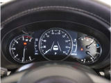 【明るく見やすいメーター】視認性が良く明るく見やすいメーター。運転者にとって見やすいメーターは運転していても疲れないですよね。