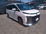 広々とした車内空間に優れた燃費性能。更にデザインも上質で人気のお車です!