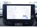 ディスプレイオーディオを装備。スマホとクルマをつなぐことで、これまでのナビに加えて、いろんなサービスが楽しめます。