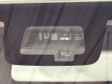 【スズキ セーフティサポート】走行中に前方の車両等を認識し、衝突しそうな時は警報とブレーキで衝突回避と被害軽減をアシスト。より安全にドライブをお楽しみいただけます。