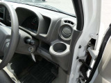 運転席にもドリンクホルダー完備!スマホや小物などもサッと置いておけます♪