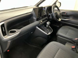 前方の見通しが良いすっきりした視界、誰でも扱いやすく運転できます。疲れにくく安心ドライブを更に快適なものにします!
