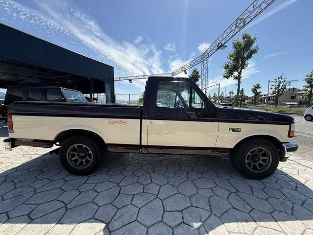 フォード F-150 XLT の中古車詳細 (106,000km, ブラウンツートン, 愛媛