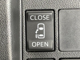【パワースライドドア】スマートキーや運転席のスイッチでスライドドアの開閉が可能♪電動だから力を入れてドアを開ける必要が無く、小さいお子様でも、重い荷物を持っている時もラクに開け閉めできます♪
