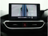 パノラミックビューモニター装備!サイドビュー・車両に取り付けたフロント、サイド、バックカメラの映像を合成して画面上に表示させることで、低速時の運転を補助する装置です。