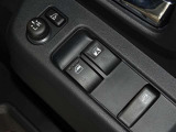電動格納式ドアミラー・パワーウインドウを装備しています。