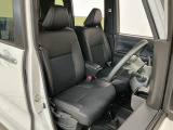 【運転席・助手席】内装ルームクリーニング済みです。しっかり綺麗にしていますので、是非、お確かめください。車に自信があるからこそ、是非一度ご来店頂き内外装も見てもらえると幸いです。