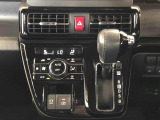 温度を設定すれば、自動で車内の温度管理をしてくれる優れものです♪ATミッションで運転楽々