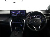 スタイリッシュなブラック系を基調とした内装色。